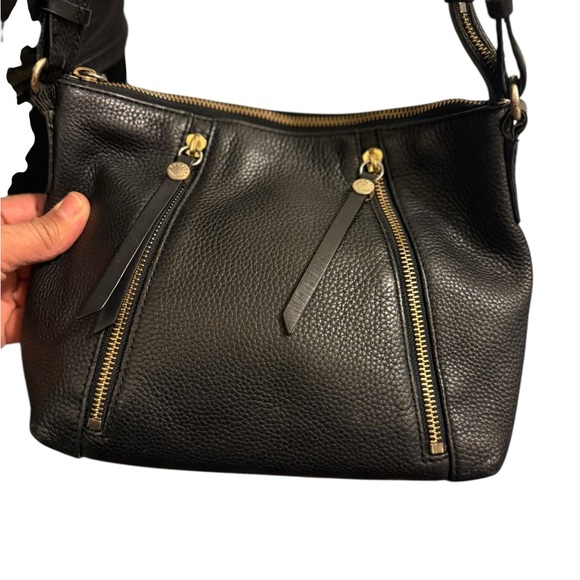 RADLEY LONDON Handbags - Radley London Fountain Black Leather Shoulder Bag